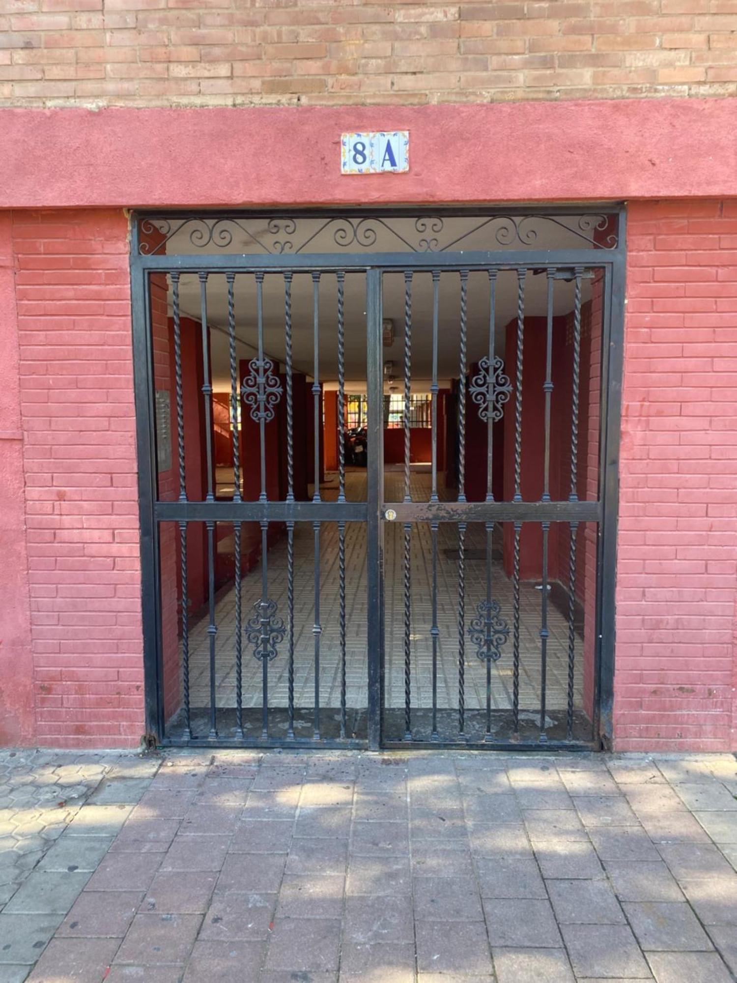 Shared Apartment! Piso Compartido! Общая Квартира! Sevilla Kültér fotó