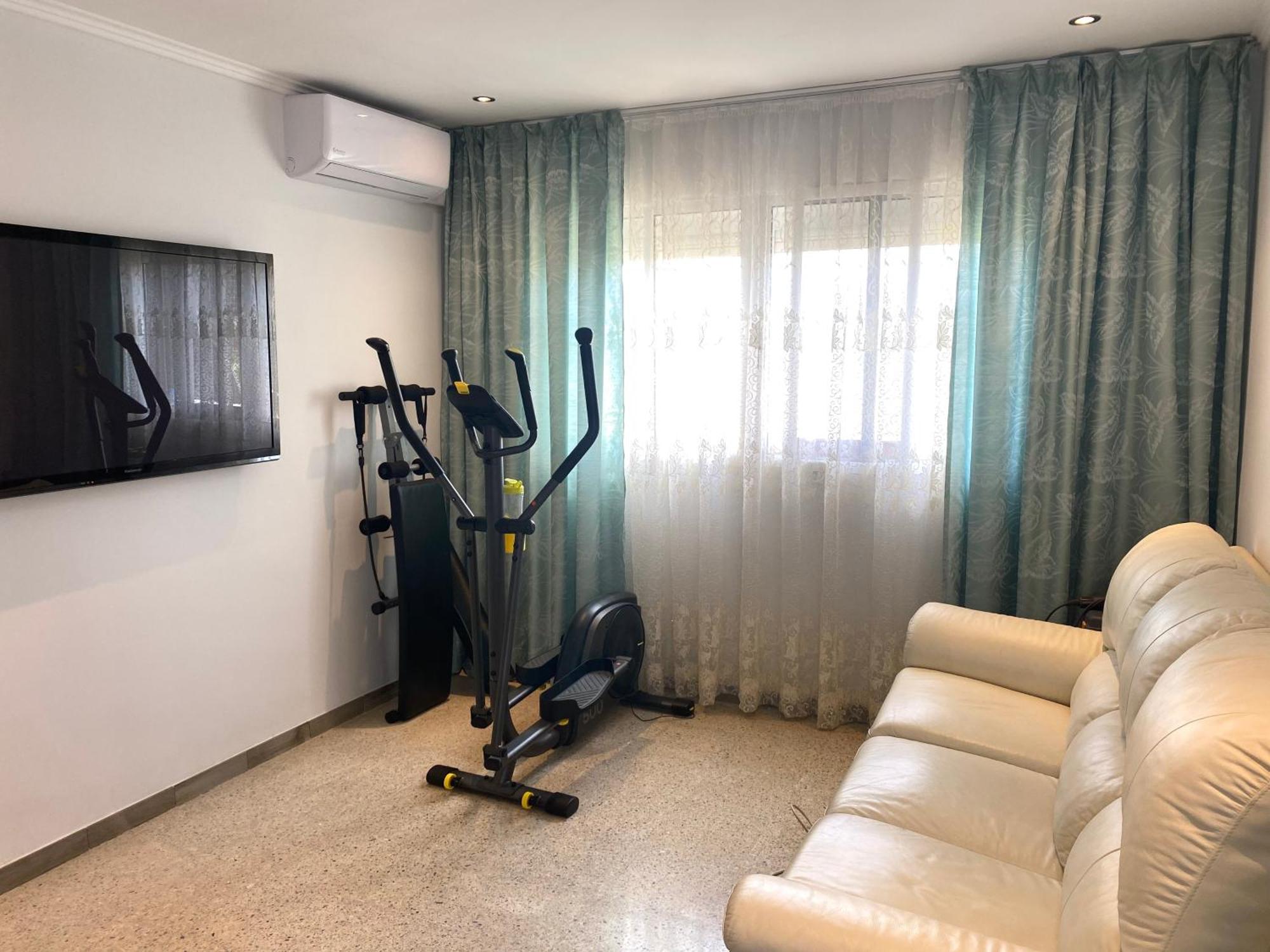 Shared Apartment! Piso Compartido! Общая Квартира! Sevilla Kültér fotó