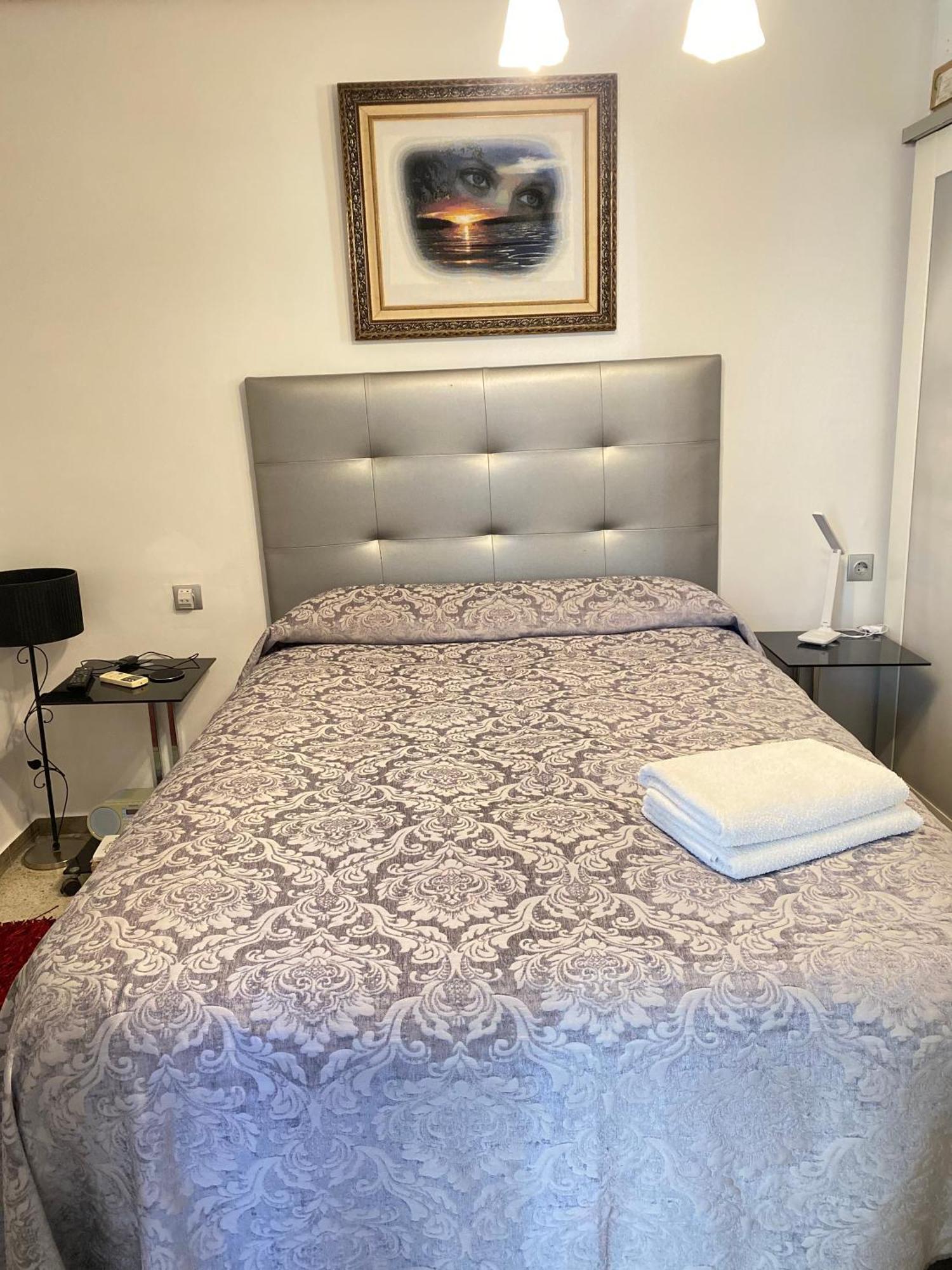 Shared Apartment! Piso Compartido! Общая Квартира! Sevilla Kültér fotó